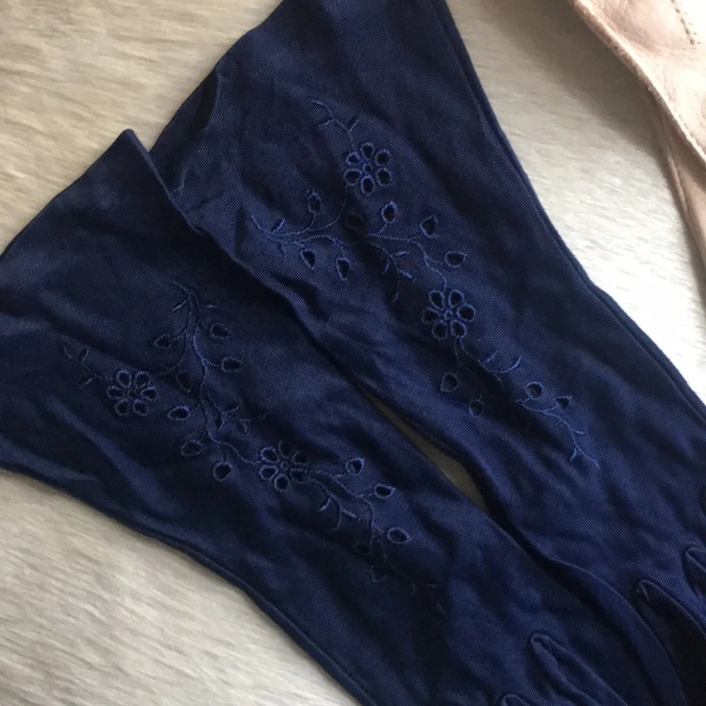 Vintage Ladies Gloves